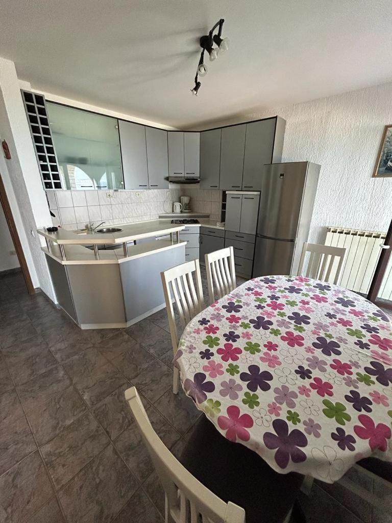 Apartments By The Sea Slatine, Ciovo - 1128 Exterior foto